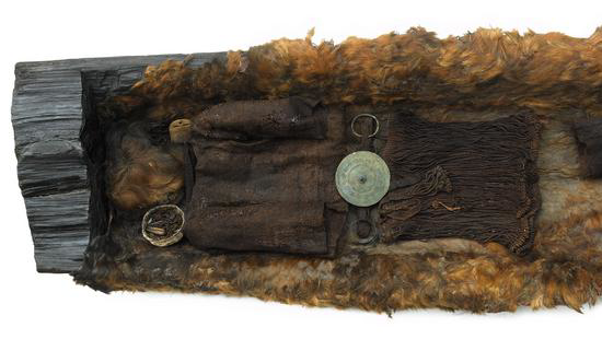 gravfynd med en kista