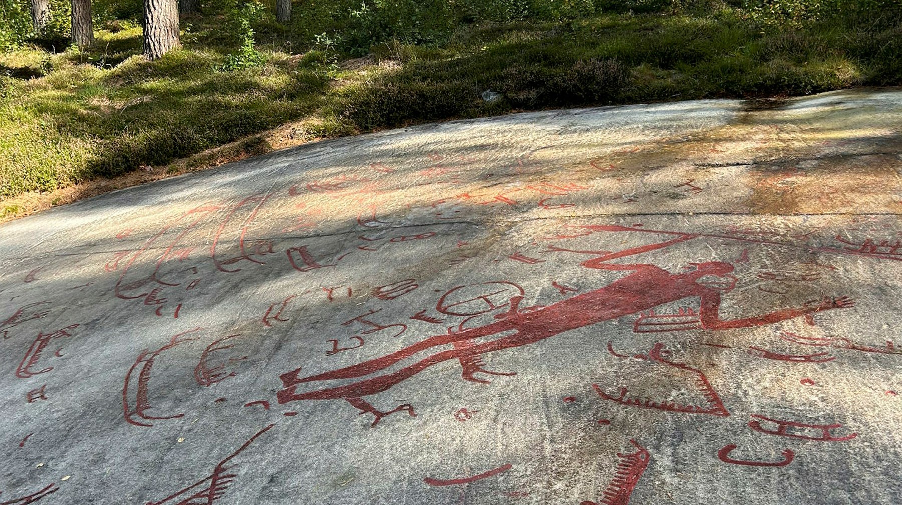rock carving with the large spear good.