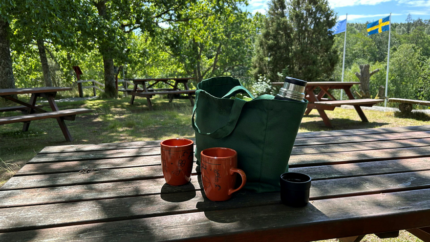picknick tables